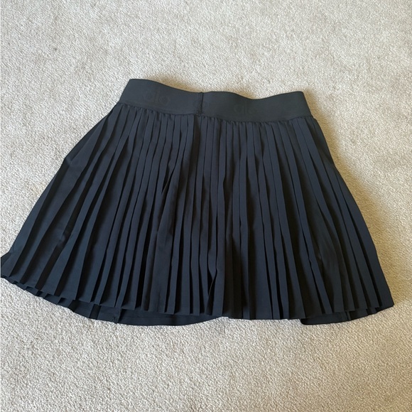 ALO Yoga pleated skort - Picture 8 of 8